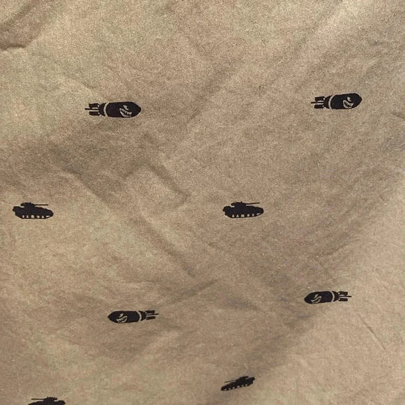 LAPG Bombs Away Button Up, Size Large, NWT - Picture 8 of 9